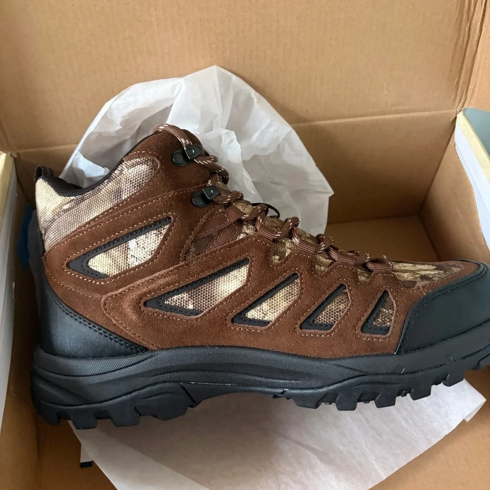 Magellan Outdoors Recova Mens 9 Hunting Boots Waterproof RealTree APX Camo